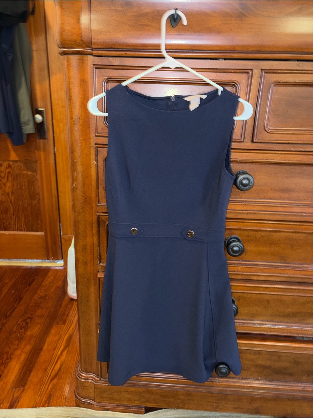 H&M Navy Sleeveless Fit & Flare Dress Gold Button Waist NWT Small - Picture 2 of 8